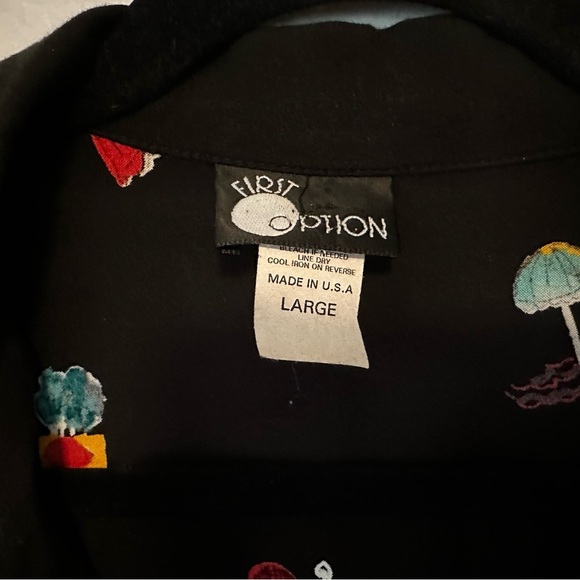 Vintage 90’s Black lightweight button up with chair print size Large - Picture 2 of 6